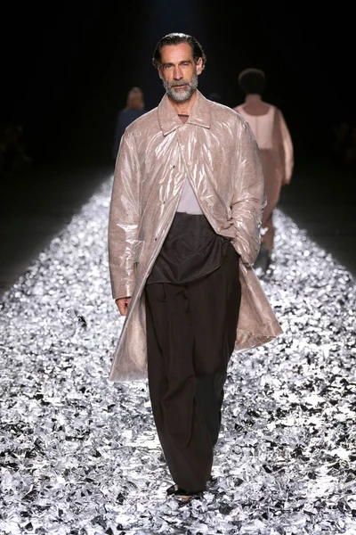 Look 8